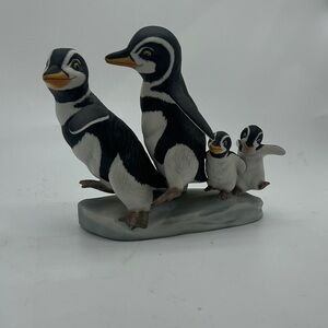 “Walk this way “Penguin Family Figurine Franklin mint